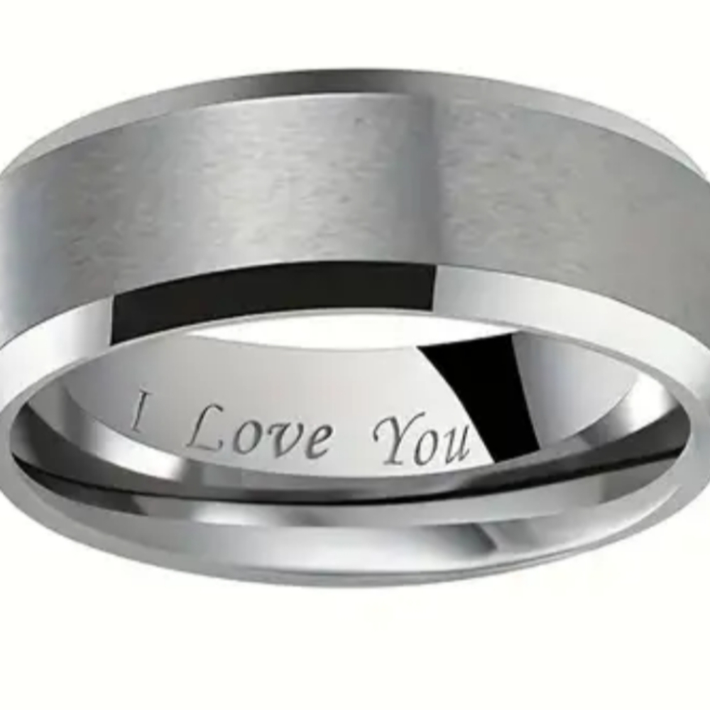 Give a nice ring to your boyfriend/husband. Size 9 mens